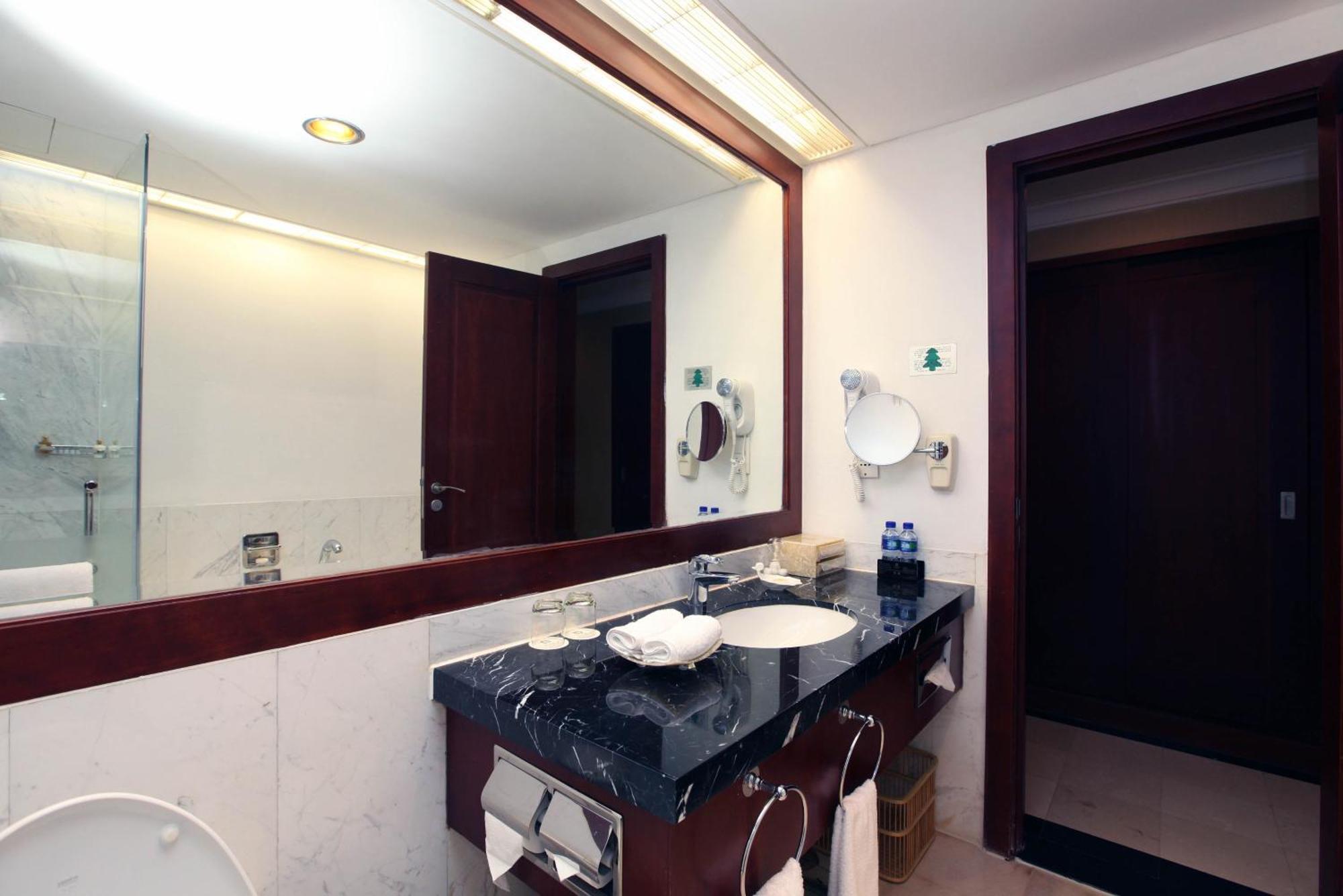 Beijing Hotel Экстерьер фото